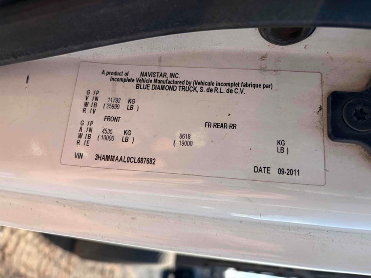 2012-international-durastar-single-axle-contractors-dump-image-17