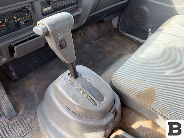 1999-isuzu-npr-image-44