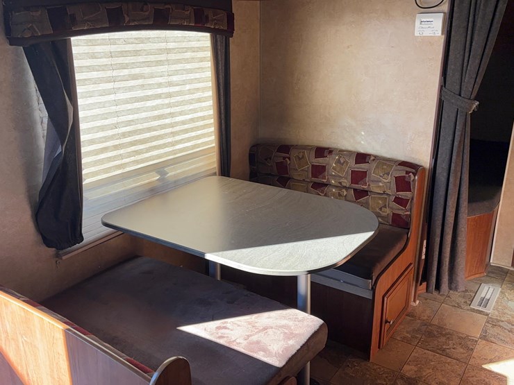 2012-jayco-jay-flight-camper-trailer-image-17