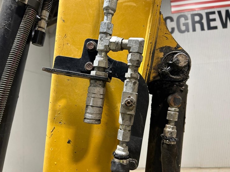 2016-caterpillar-305.5e2-image-8