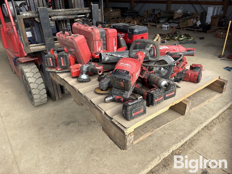 skid-of-milwaukee-power-tools-image-3