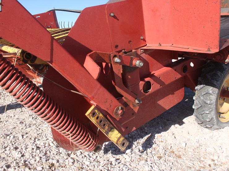 new-holland-166-image-14