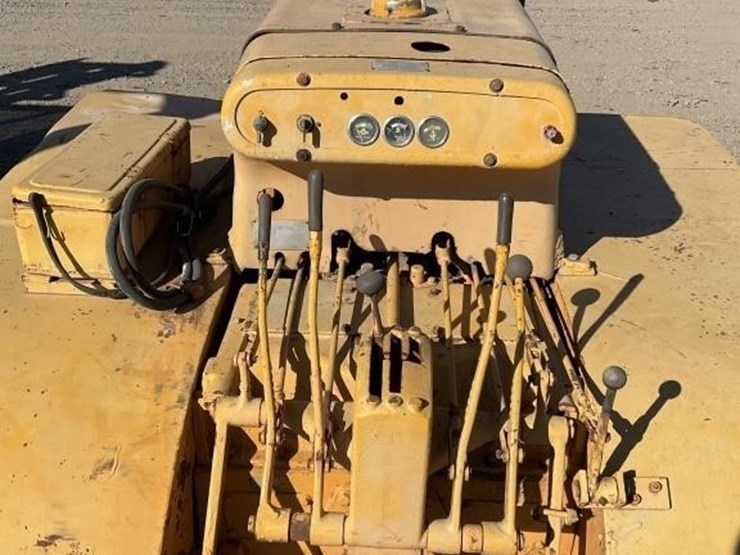 caterpillar-d6c-image-15