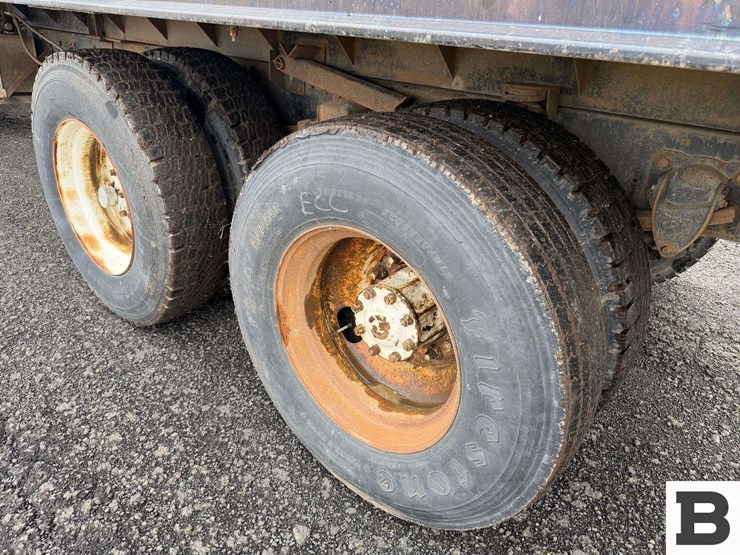 1980-ford-9000-image-28