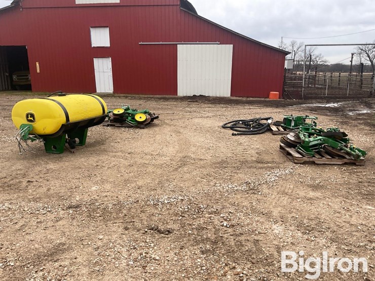 john-deere-12-image-8