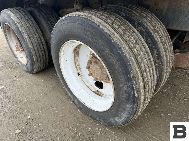 1996-volvo-wx-feed-truck---albany,-or-image-48