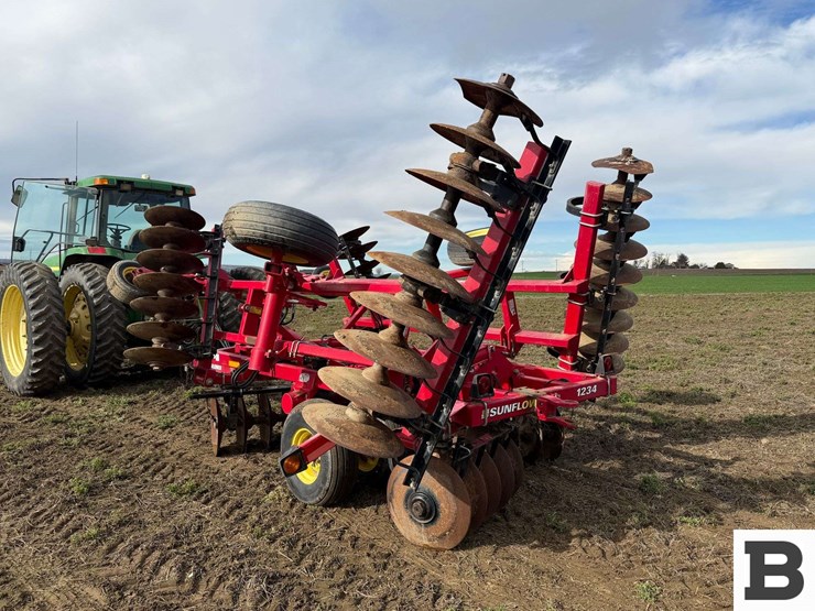 2010-sunflower-1234-18-image-5