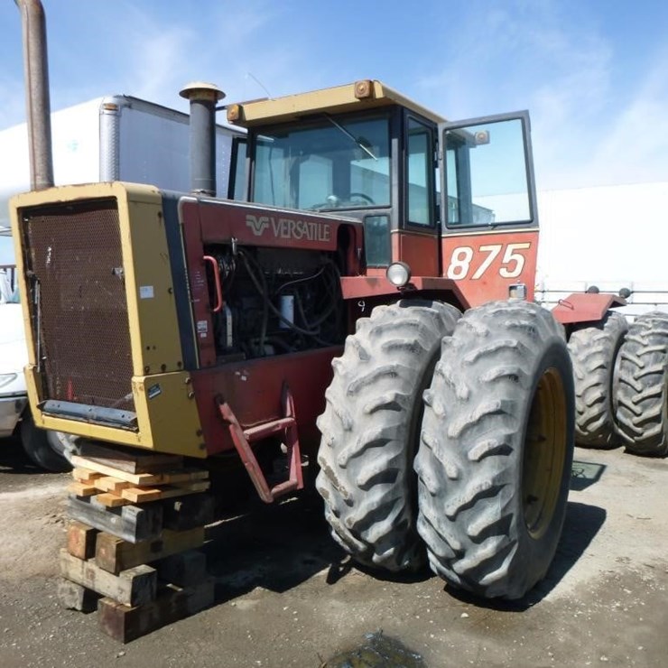 1982 VERSATILE 875