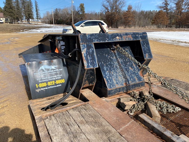 #1100-•-2010-witzco-rg-50-tri-axle-lowboy-semi-trailer-(has-wi-title)-(colfax,-wi)-image-29