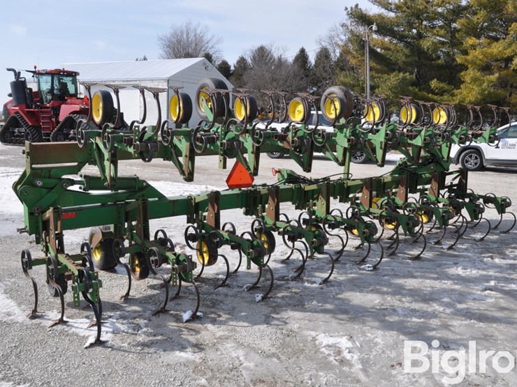 john-deere-845-image-7