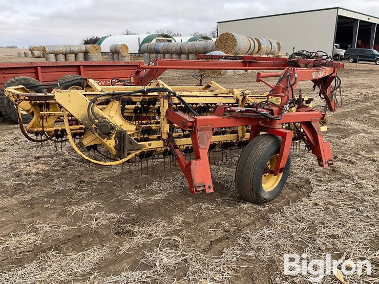 new-holland-216-image-5