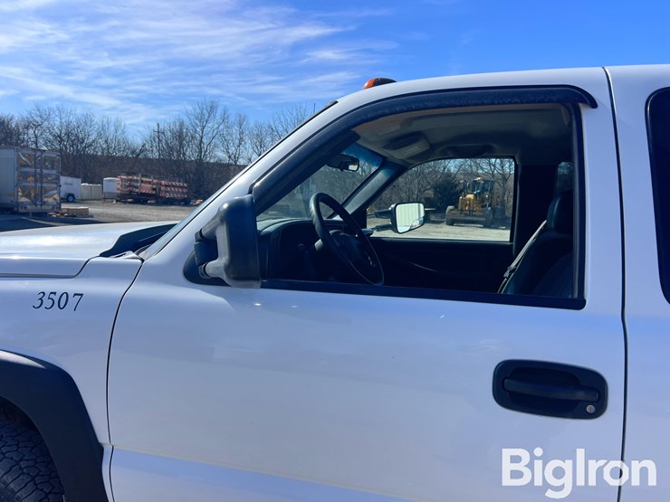 2005-chevrolet-k3500-image-12