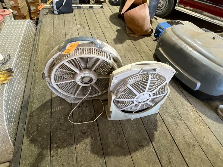 #7214-•-(2)-fans-image-4