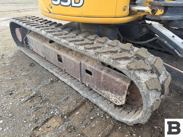 2012-deere-35d-image-23