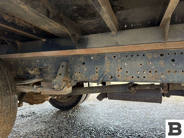 2007-isuzu-npr-image-34