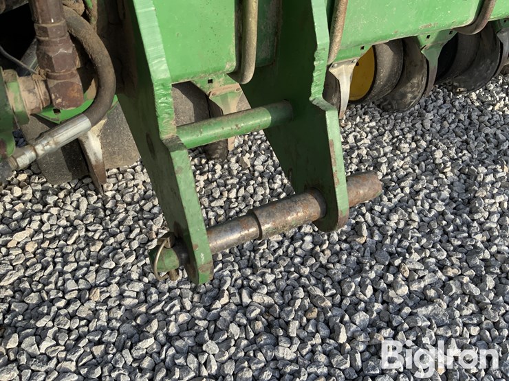 john-deere-7300-image-12