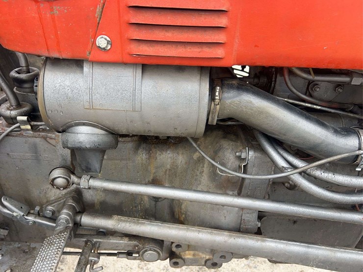 massey-ferguson-135-image-23
