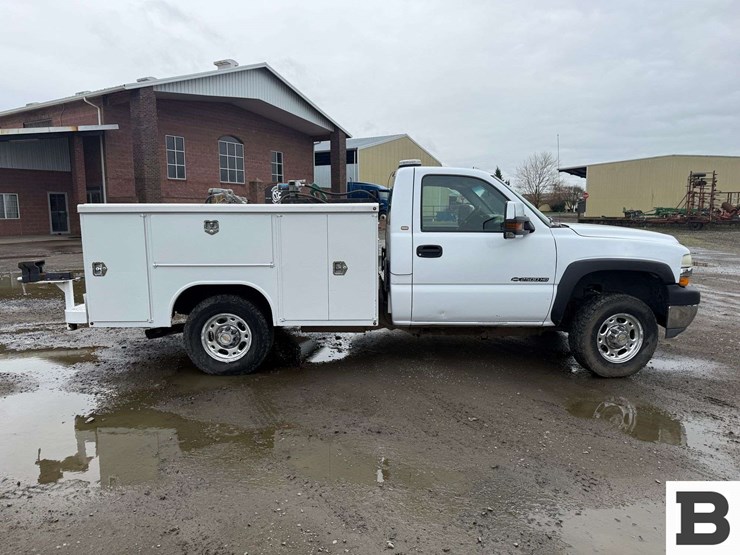 2002-chevrolet-silverado-2500-image-6