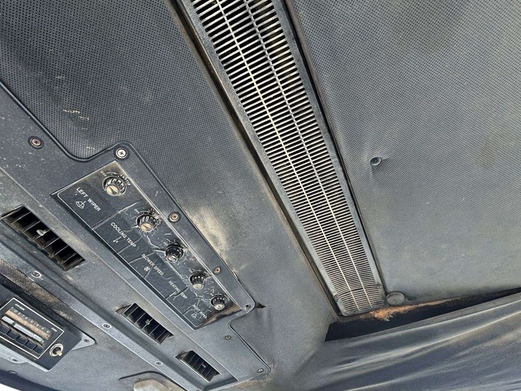 1977-john-deere-4630-image-21