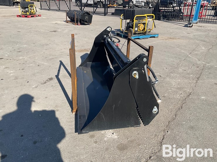 2025-massey-ferguson-730-image-8