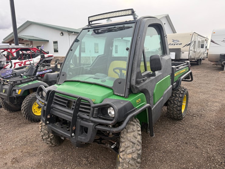 2015-john-deere-gator-image-1