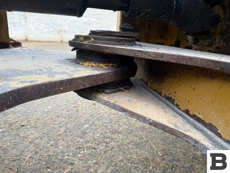 caterpillar-928g-image-31