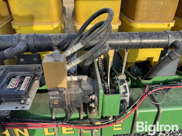 john-deere-7300-image-18