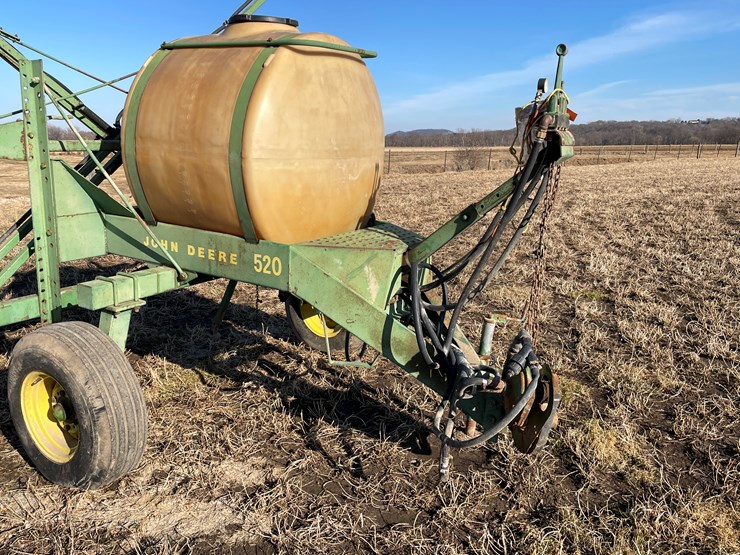 john-deere-520-image-19