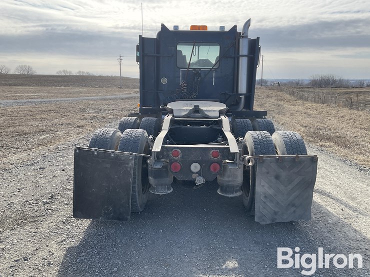 1999-freightliner-fld112-image-6