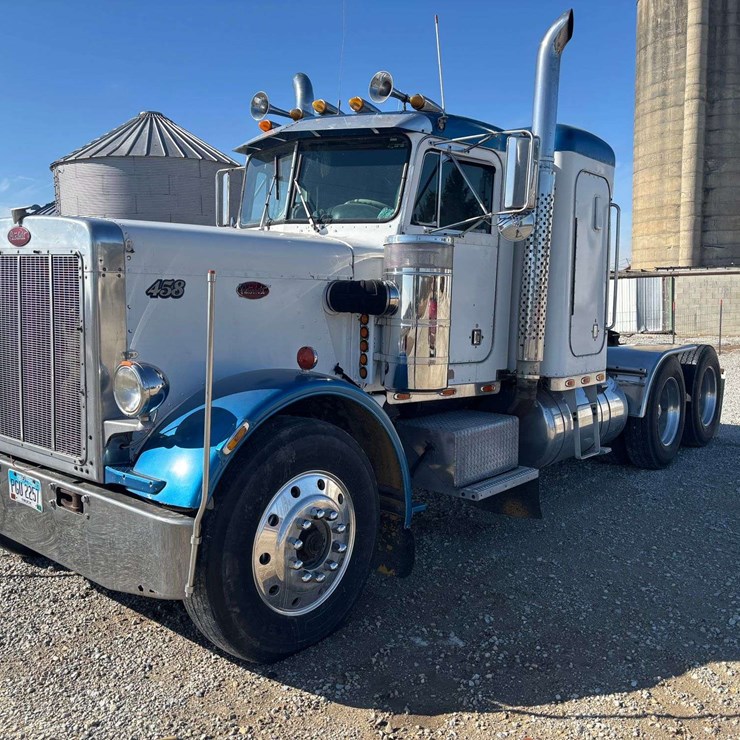 1982 PETERBILT 389