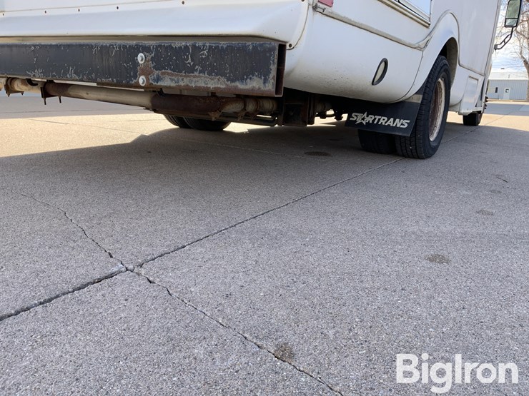 2010-ford-e450-image-12