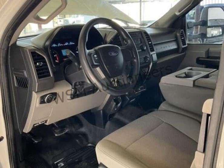 2017-ford-f550-image-22