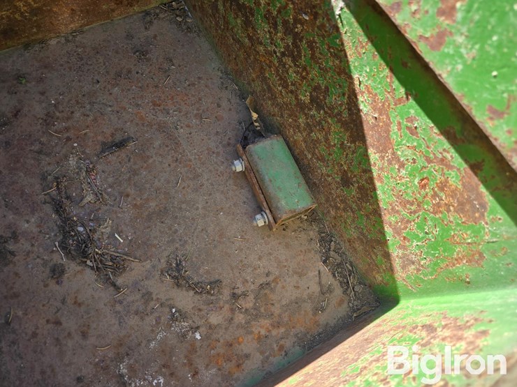 john-deere-4440-image-11