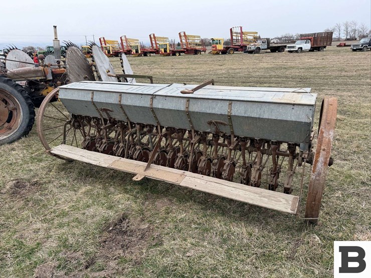 john-deere-van-burnt-grain-drill-image-3