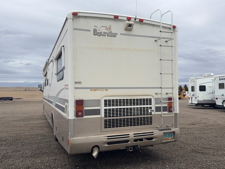 2002-fleetwood-bounder-motorhome-image-5