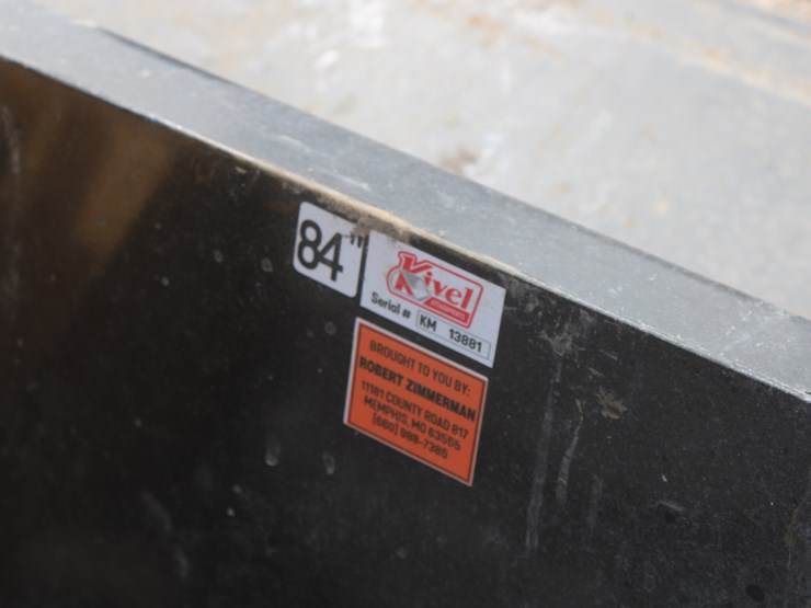 john-deere-325-image-47