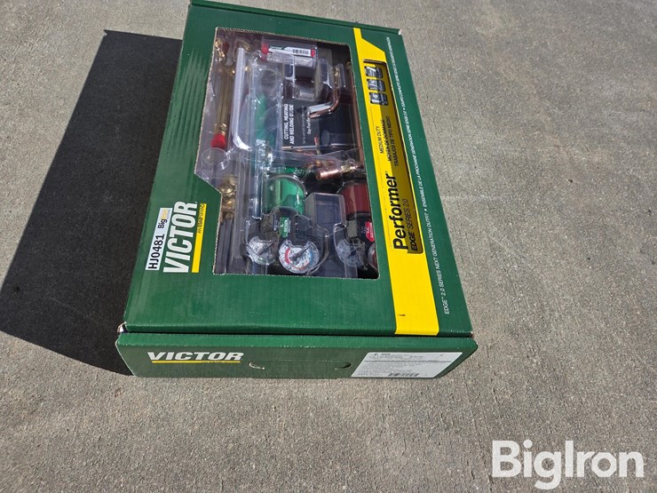 victor-torch-set-image-4