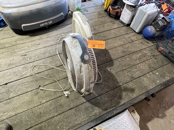 #7214-•-(2)-fans-image-6