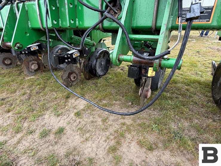 2008-john-deere-1700-image-13