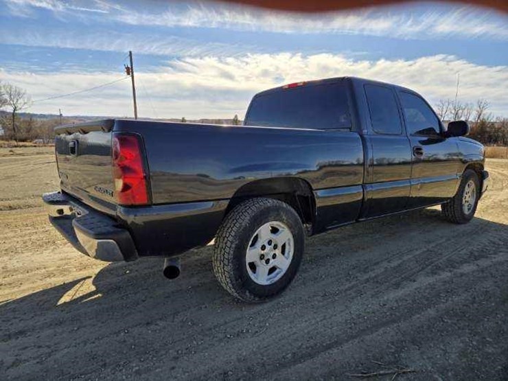 2005-chevrolet-silverado-1500-image-3