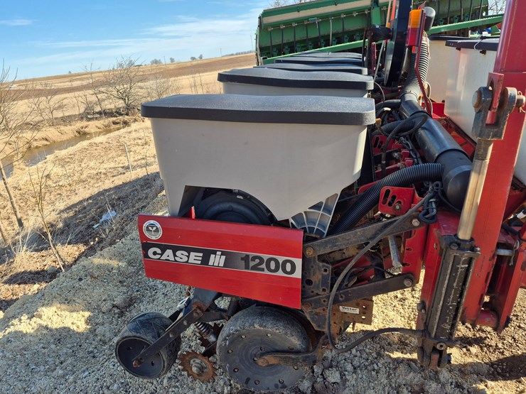 2008-case-ih-1200-image-3