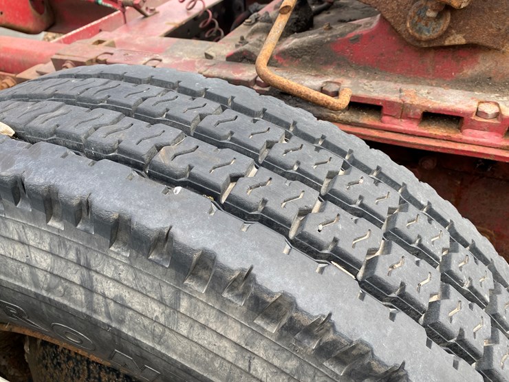 #1152-•-1994-white-gmc-tandem-axle-semi-(has-wi-title)-(non-runner)-(shawano,-wi)-image-13