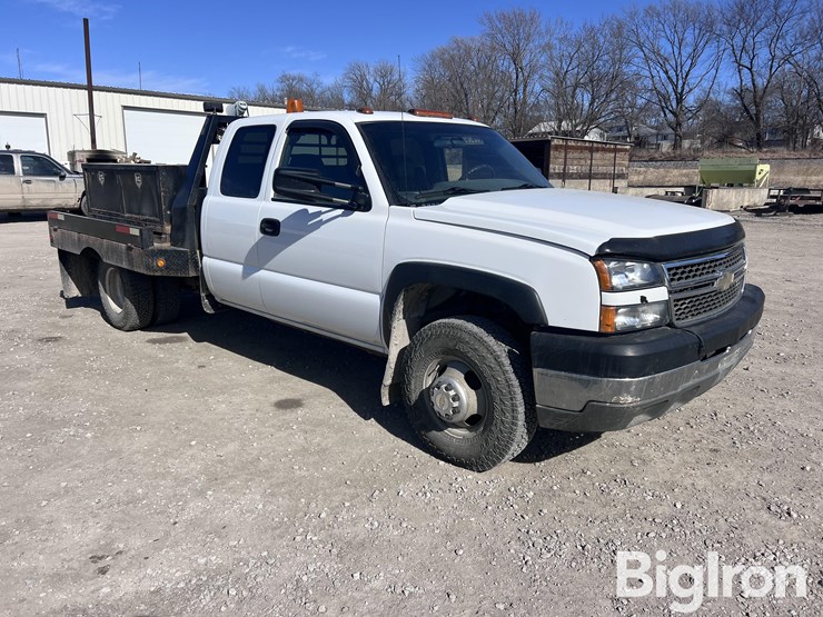 2005-chevrolet-k3500-image-3