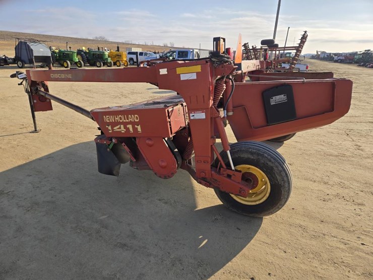 new-holland-1411-image-12