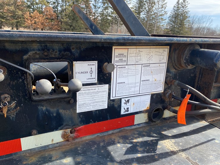 #1100-•-2010-witzco-rg-50-tri-axle-lowboy-semi-trailer-(has-wi-title)-(colfax,-wi)-image-36