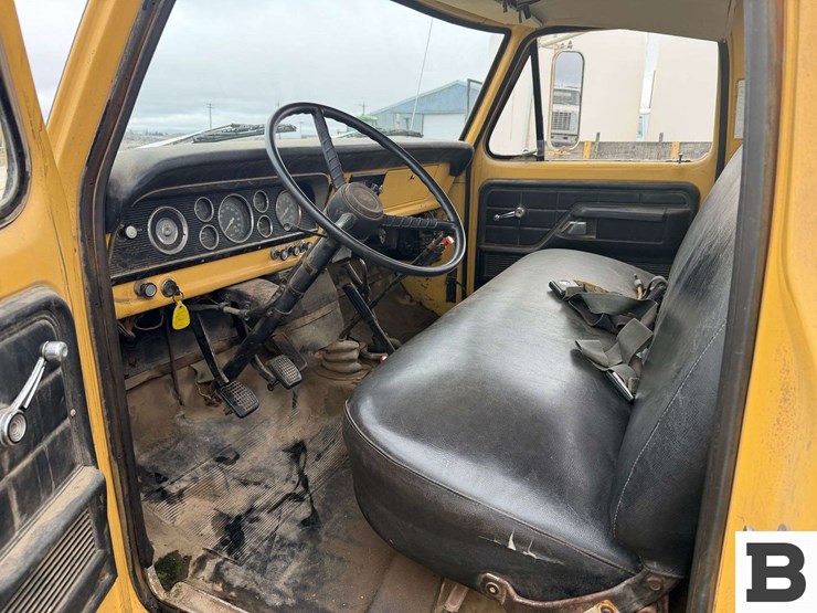 1974-ford-f700-image-16