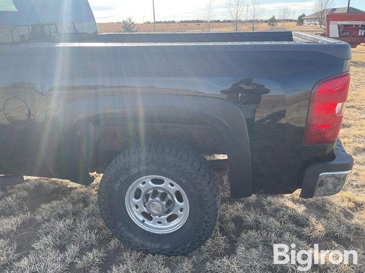 2008-chevrolet-silverado-2500-image-15