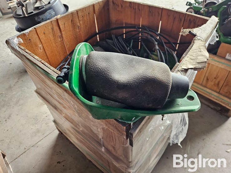 john-deere-planter-airbags-image-6