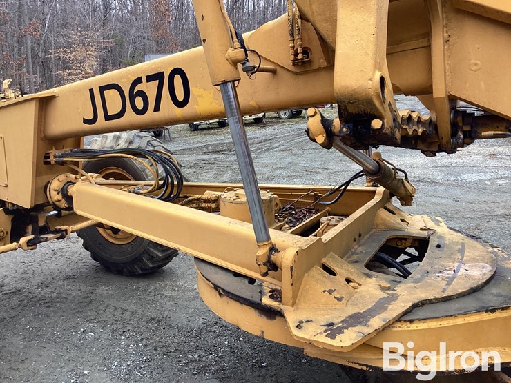 john-deere-670-image-10