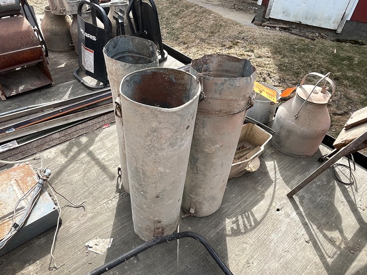 #7251-•-(3)-silo-chutes-image-1